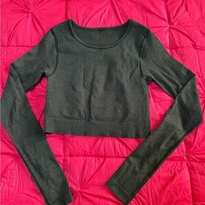 Lululemon Athletica BLACK Ribbed Long Sleeve Crop Top